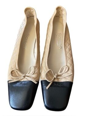 El Corte Ingles Cream Quilted Shoes with black to caps & Bows. Size 41 /9